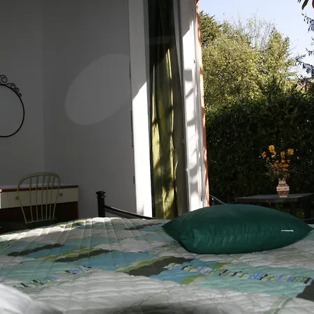 فندق مبيت وإفطار A Due Passi Dal Mare 3*