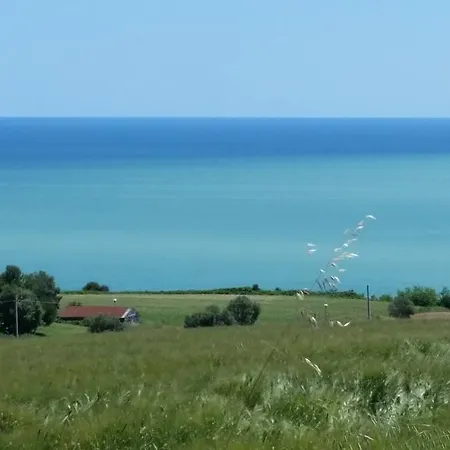 فندق مبيت وإفطار A Due Passi Dal Mare 3*