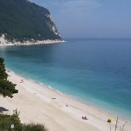 فندق مبيت وإفطار A Due Passi Dal Mare