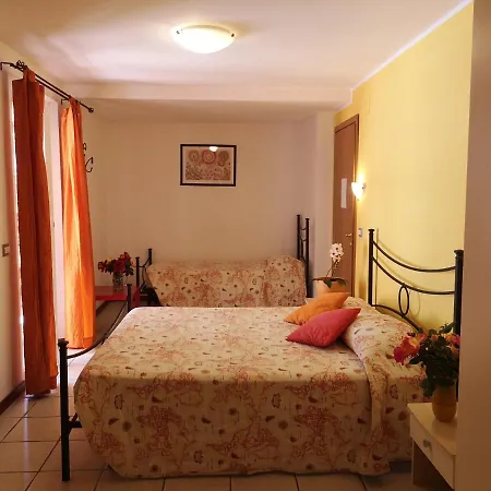 فندق مبيت وإفطار A Due Passi Dal Mare 3*