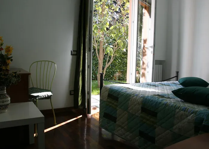 A Due Passi Dal Mare Bed & Breakfast 3*