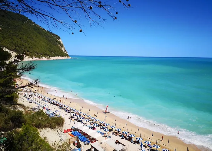 A Due Passi Dal Mare Bed & Breakfast