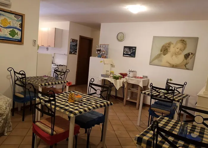 A Due Passi Dal Mare Bed & Breakfast