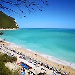 A Due Passi Dal Mare Panzió