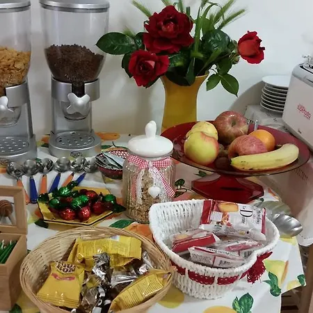 Bed & Breakfast A Due Passi Dal Mare Numana