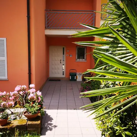 A Due Passi Dal Mare Bed & Breakfast
