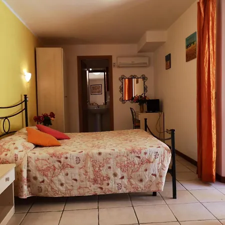 Bed & Breakfast A Due Passi Dal Mare Numana