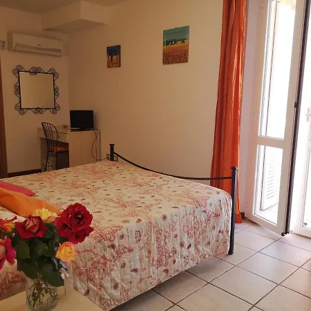 A Due Passi Dal Mare 3* Нумана